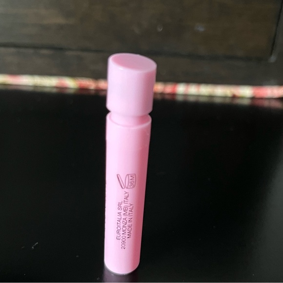 Bright Crystal Versace Eau De Toilette Spray - 5 for $25 for items marked with ⭐ - Picture 2 of 4